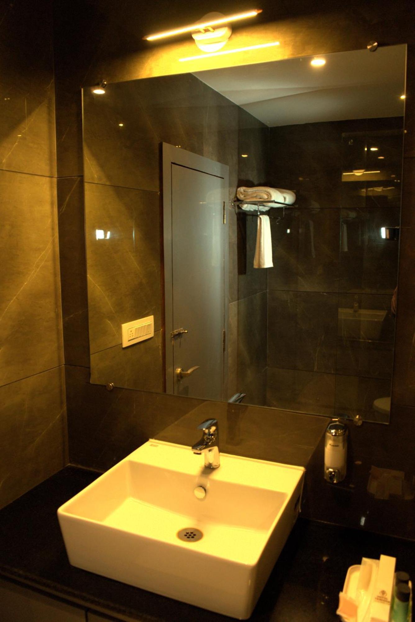 Hotel Tanisha Kishanganj Luaran gambar